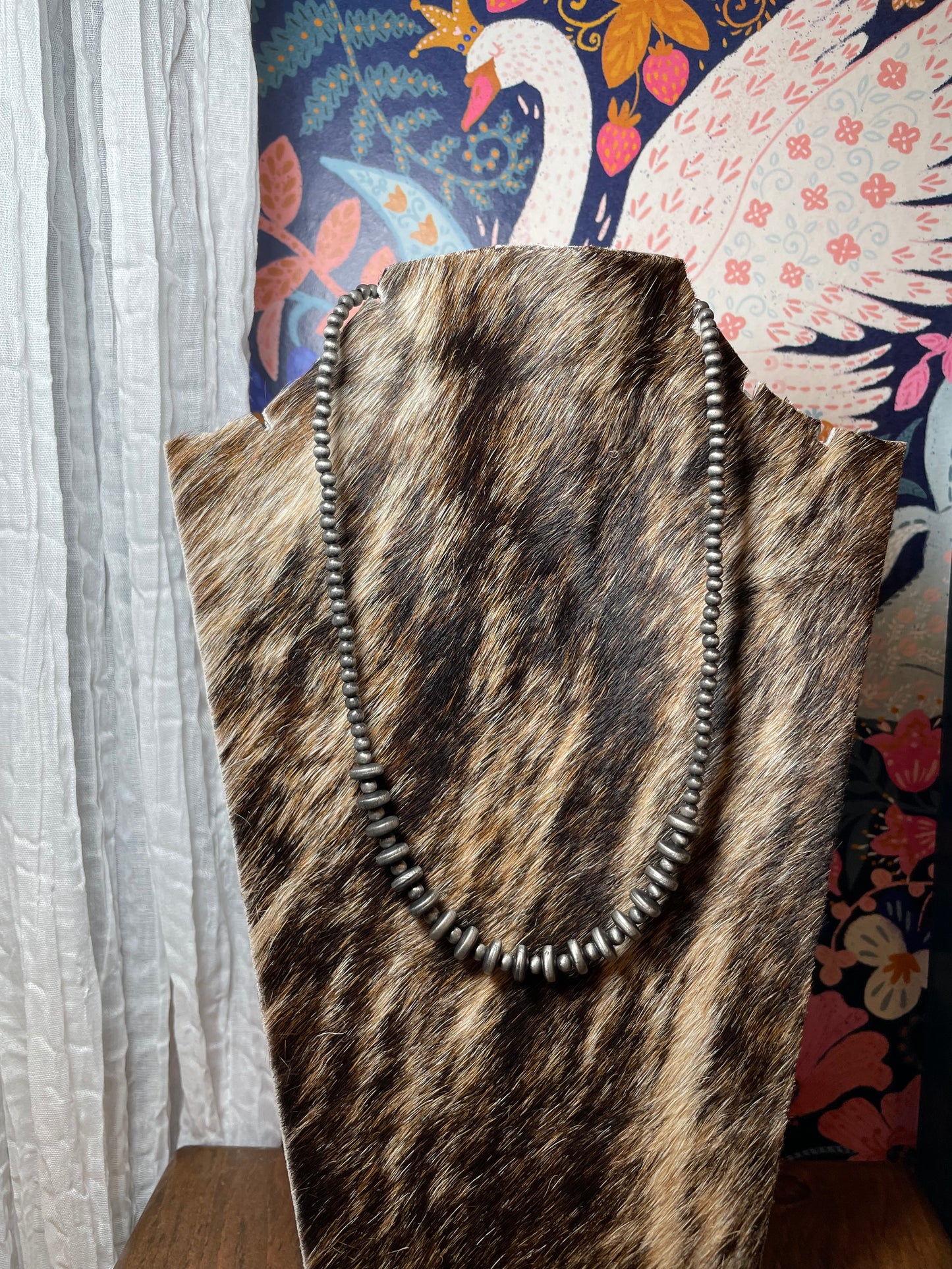 Single Strand Navajo Pearl Accent Saucer Necklace