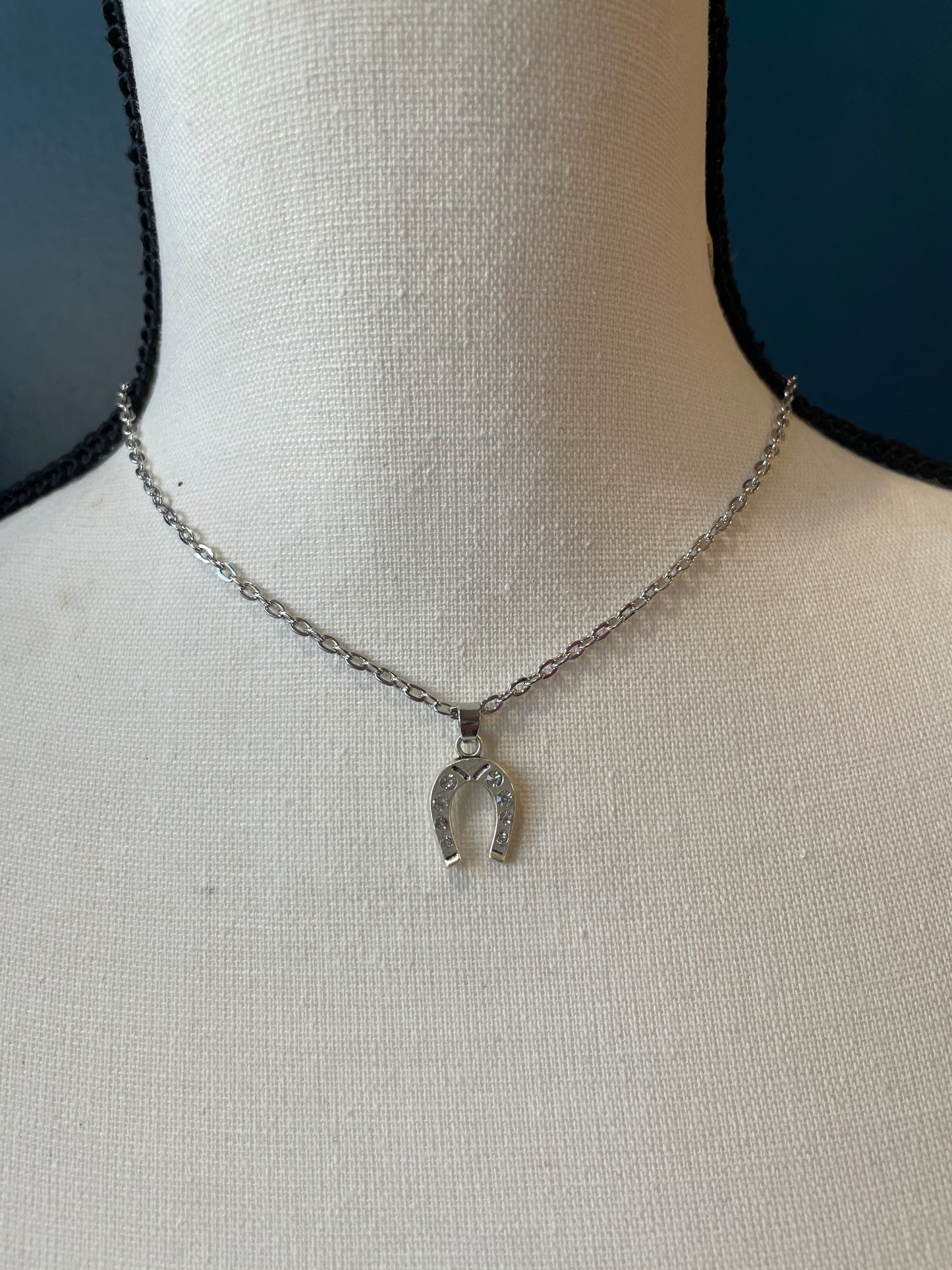 Dainty Horseshoe Necklace