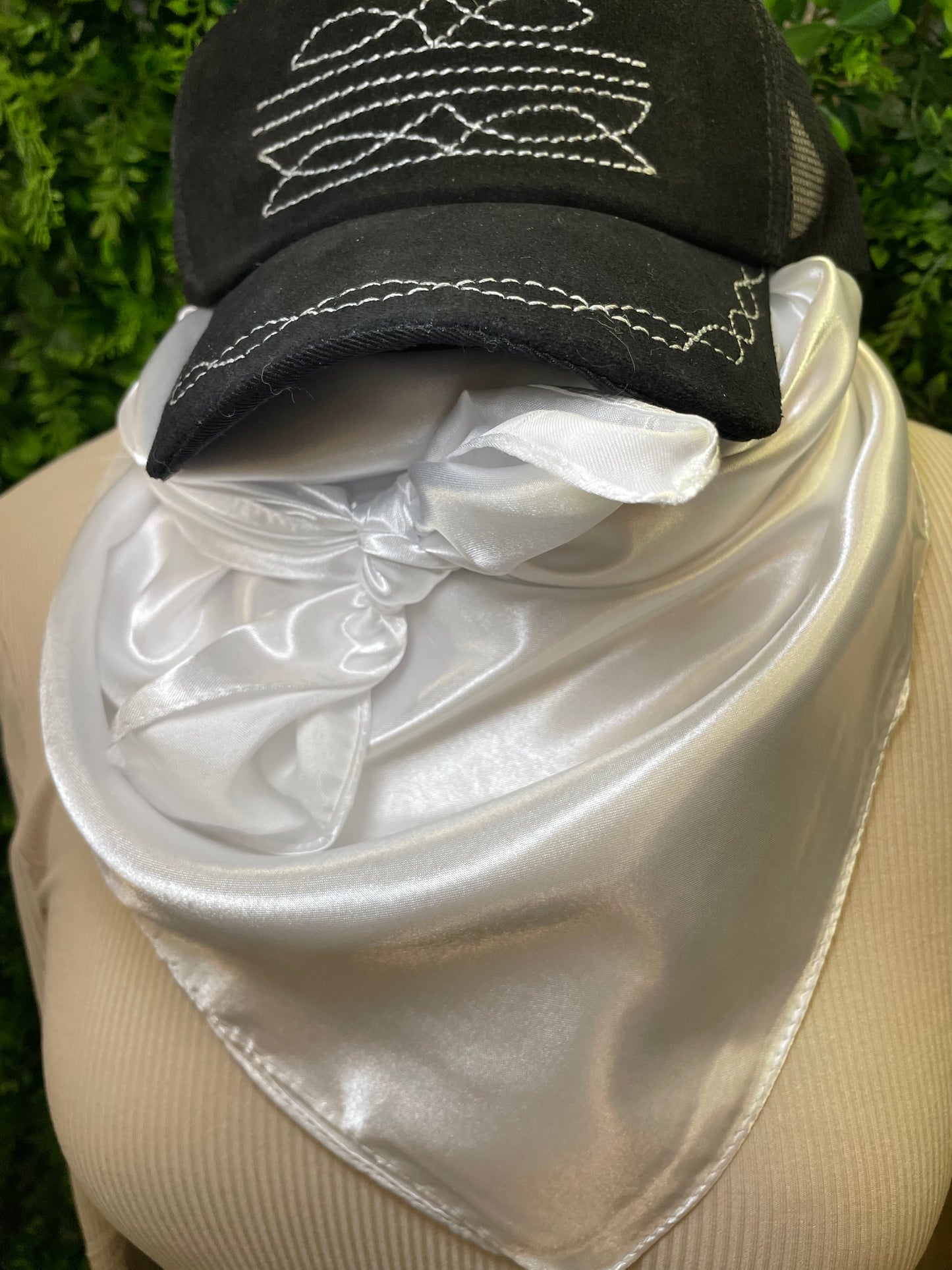 Solid Wild Rag in White
