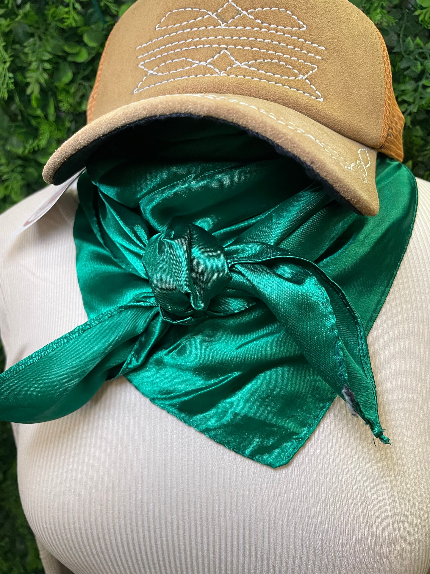 Solid Wild Rag in Emerald