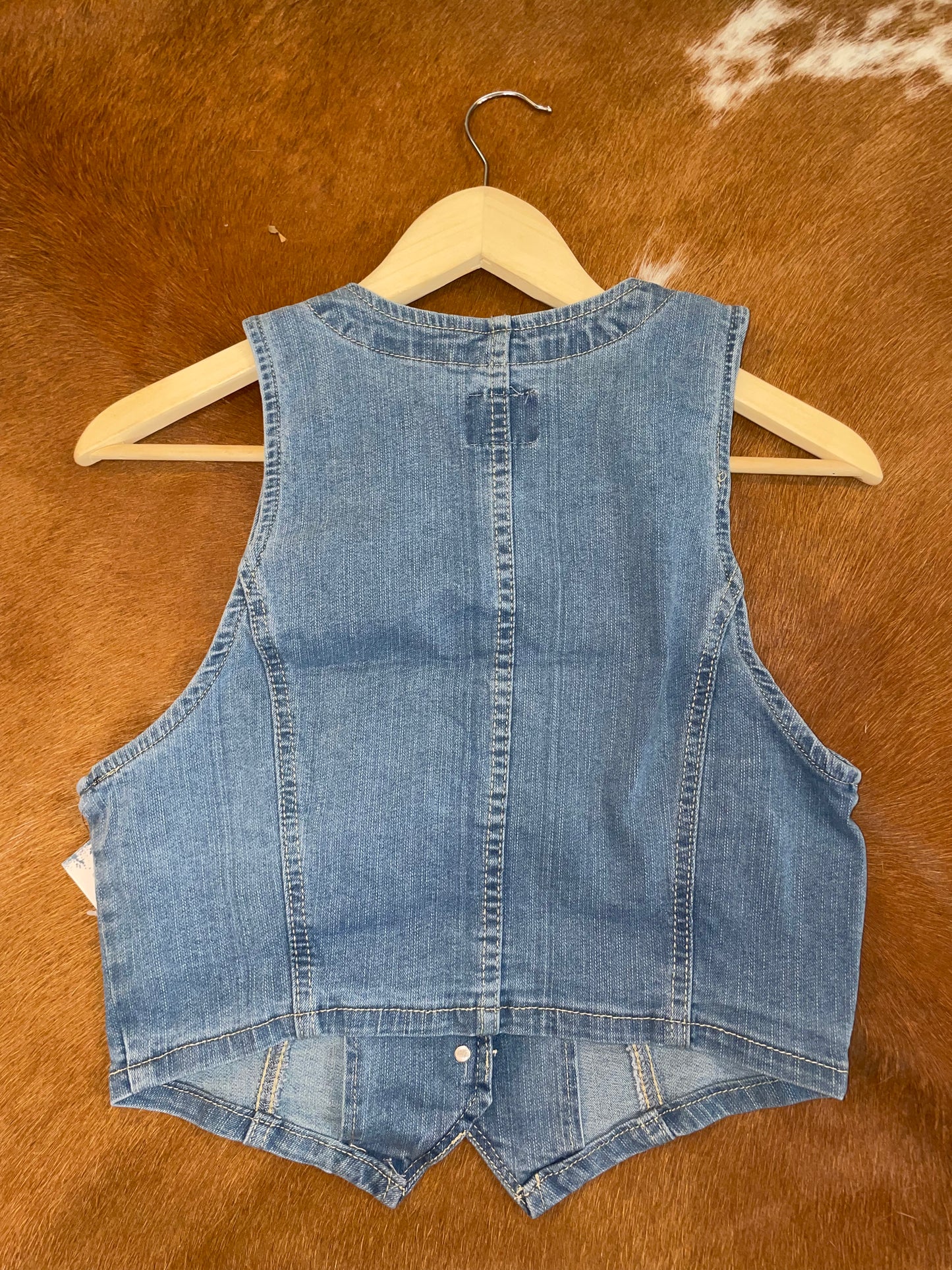 Roughstock Denim Vest in Medium Wash