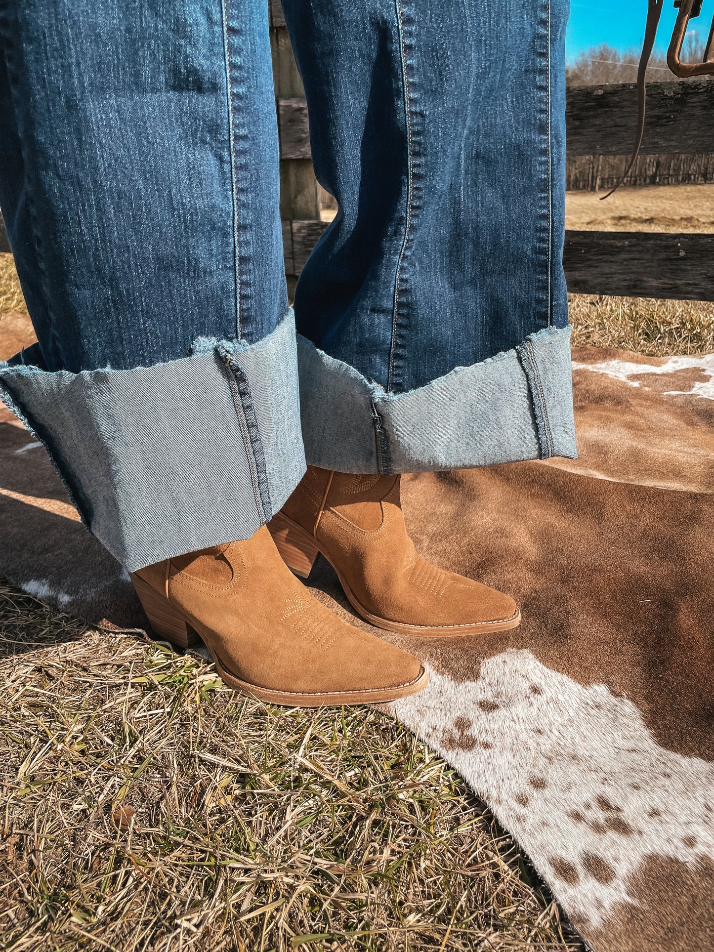 Tessa Cowboy Boot in Camel Roughout