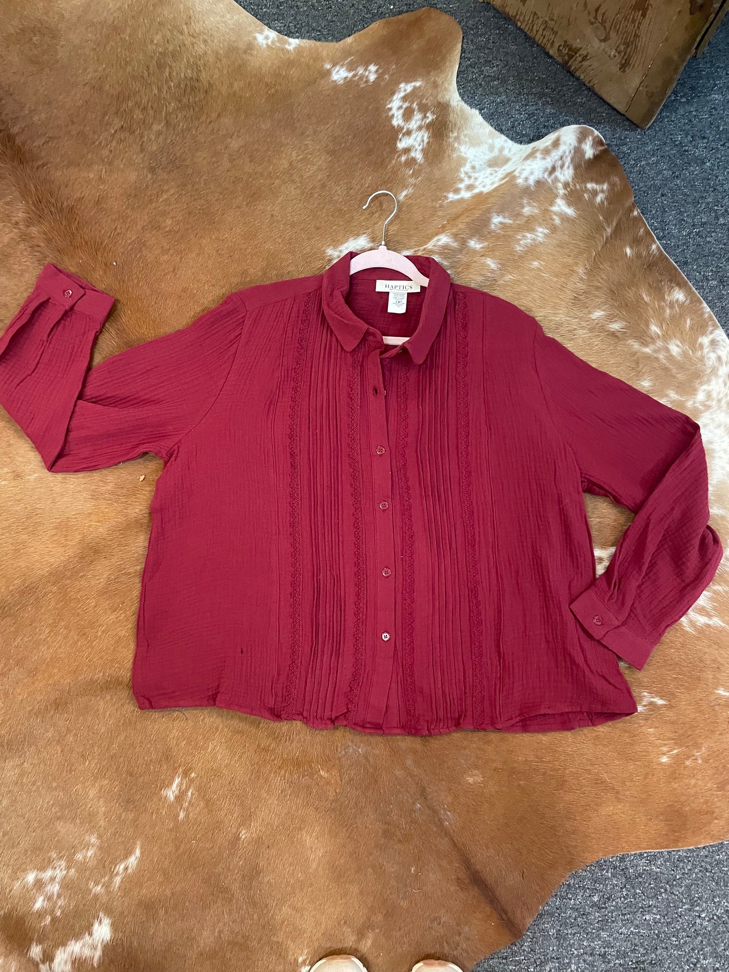 Holly Lace Detail Blouse// Wine