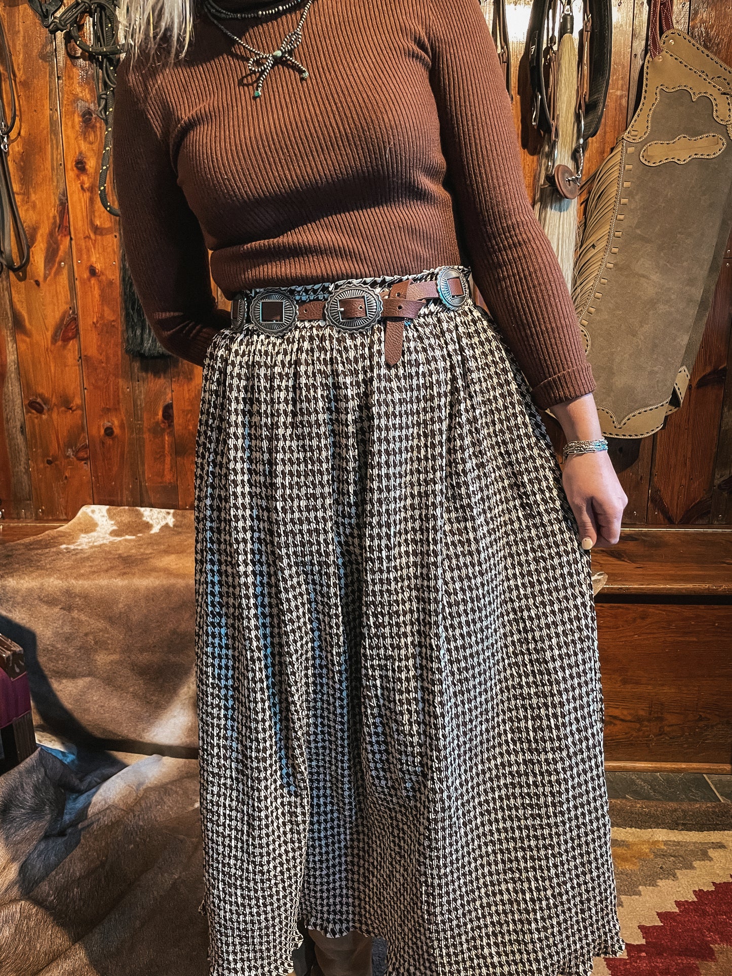 Classic Houndstooth Printed Skirt in Brown