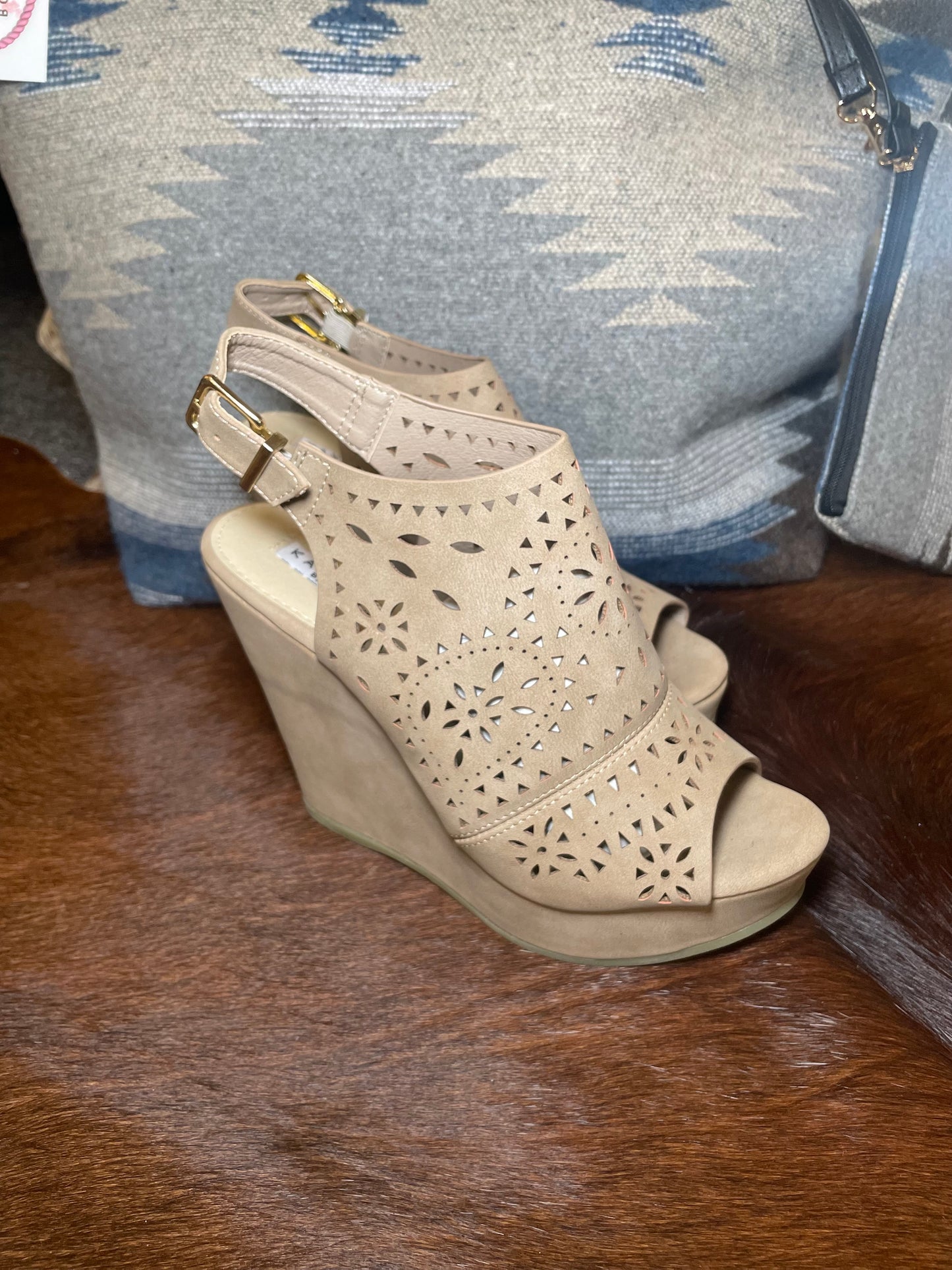 Bella Wedges