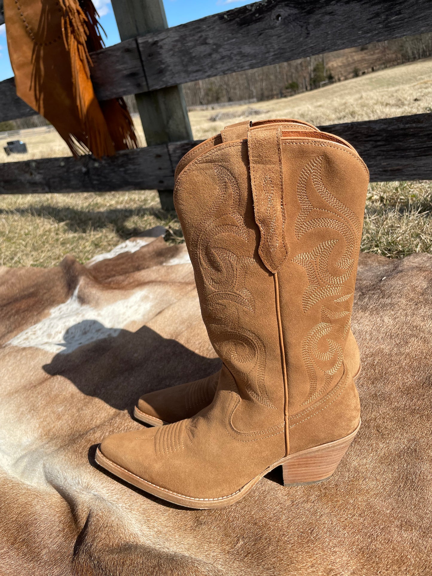 Tessa Cowboy Boot in Camel Roughout