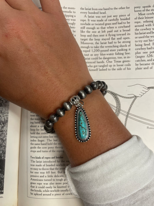 Navajo Pearl Stretch Bracelet with Turquoise Charm