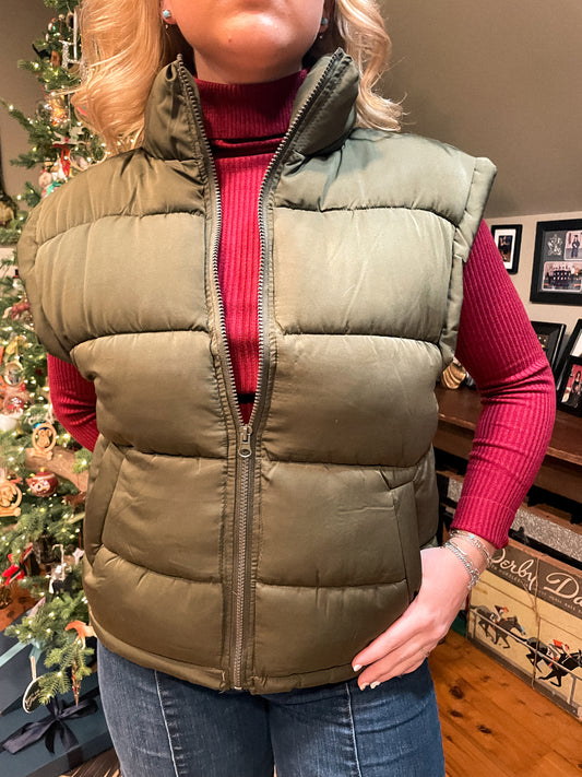 Basic Puffer Vest in Green