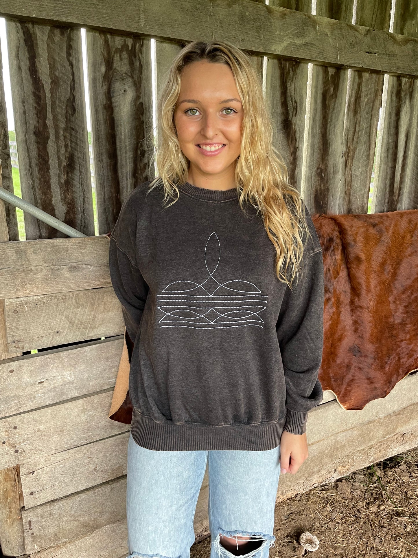 Boot Stitch Crewneck Sweatshirt in Distressed Black