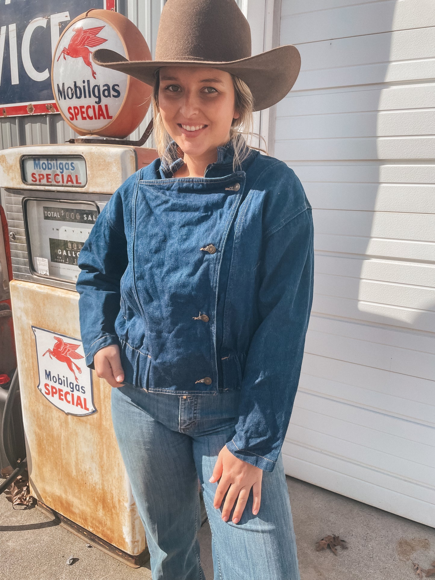 Pre-Loved // 70s Wrangler 13 Oz Cotton Denim Workwear Jacket Size Medium