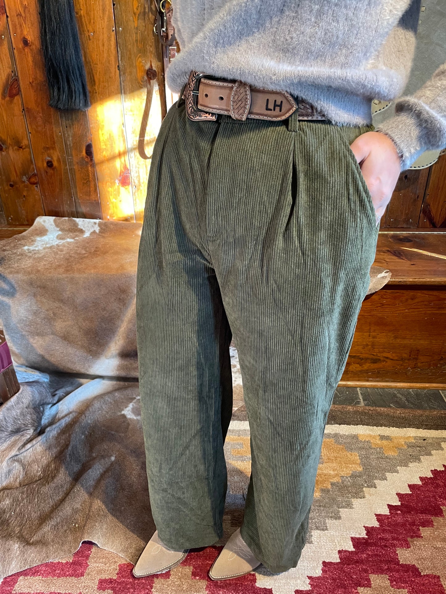 Classic Corduroy Trouser Pants in Olive