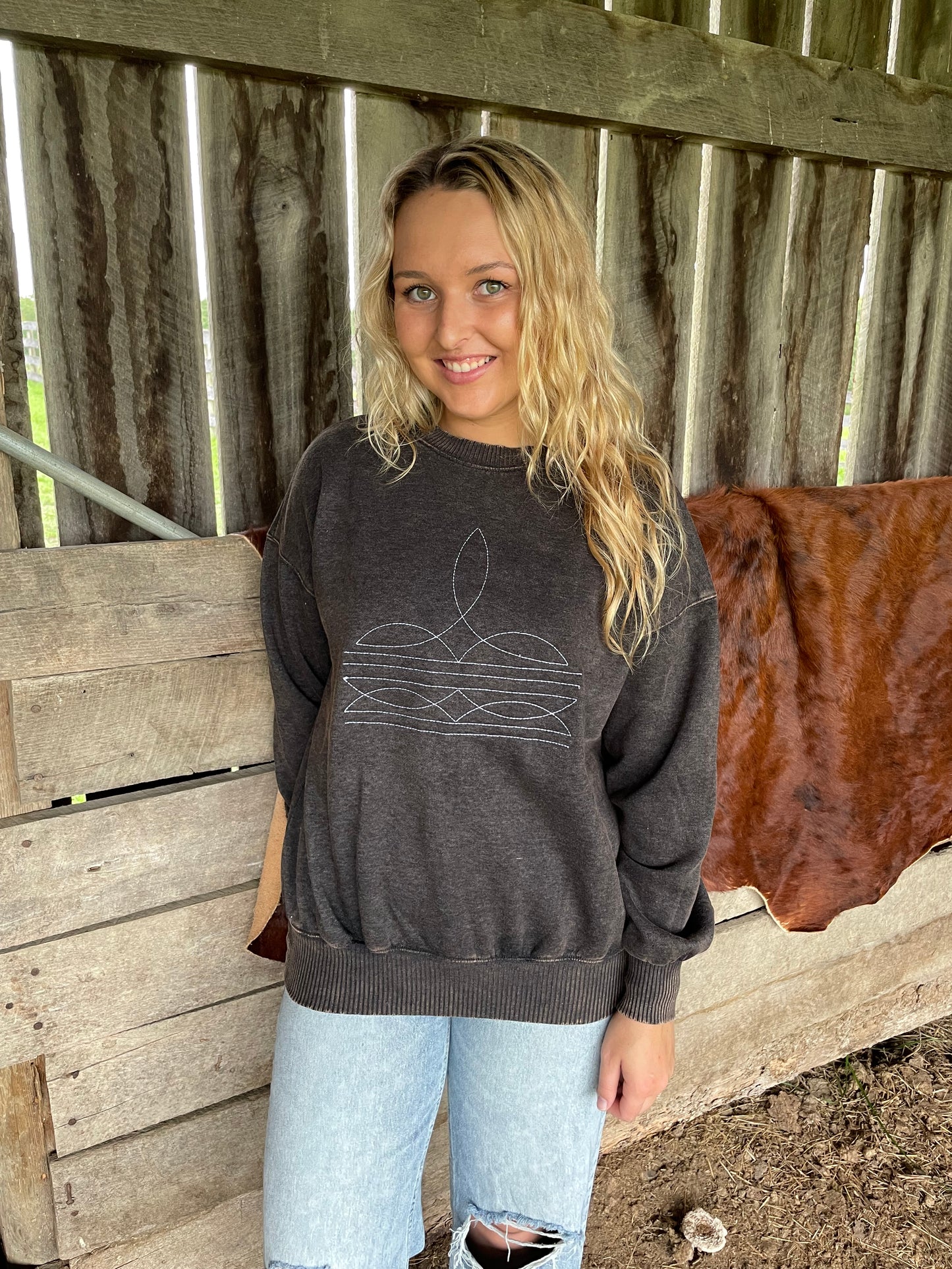 Boot Stitch Crewneck Sweatshirt in Distressed Black