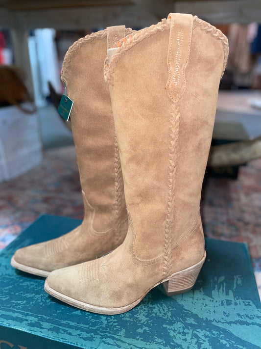 Kenia Fashion Cowboy Boot in Camel