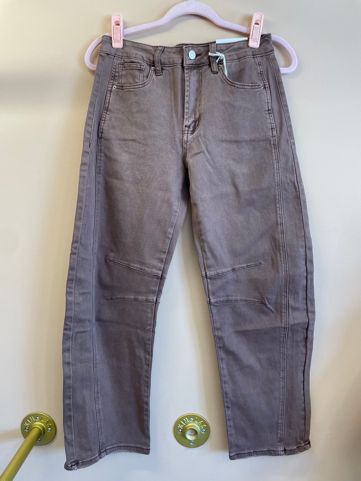 Stretchy Barrel Jeans // Brown