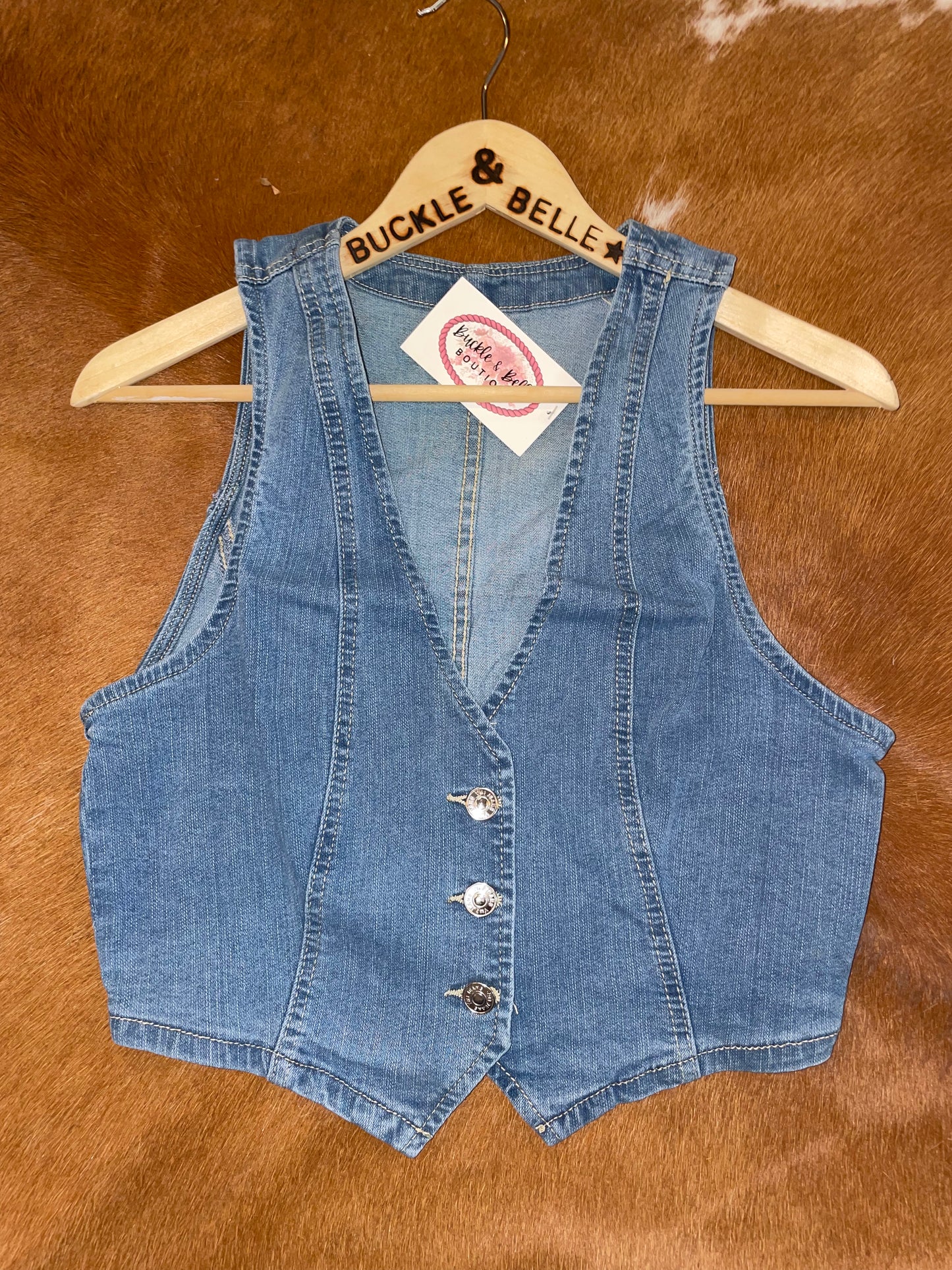 Roughstock Denim Vest in Medium Wash