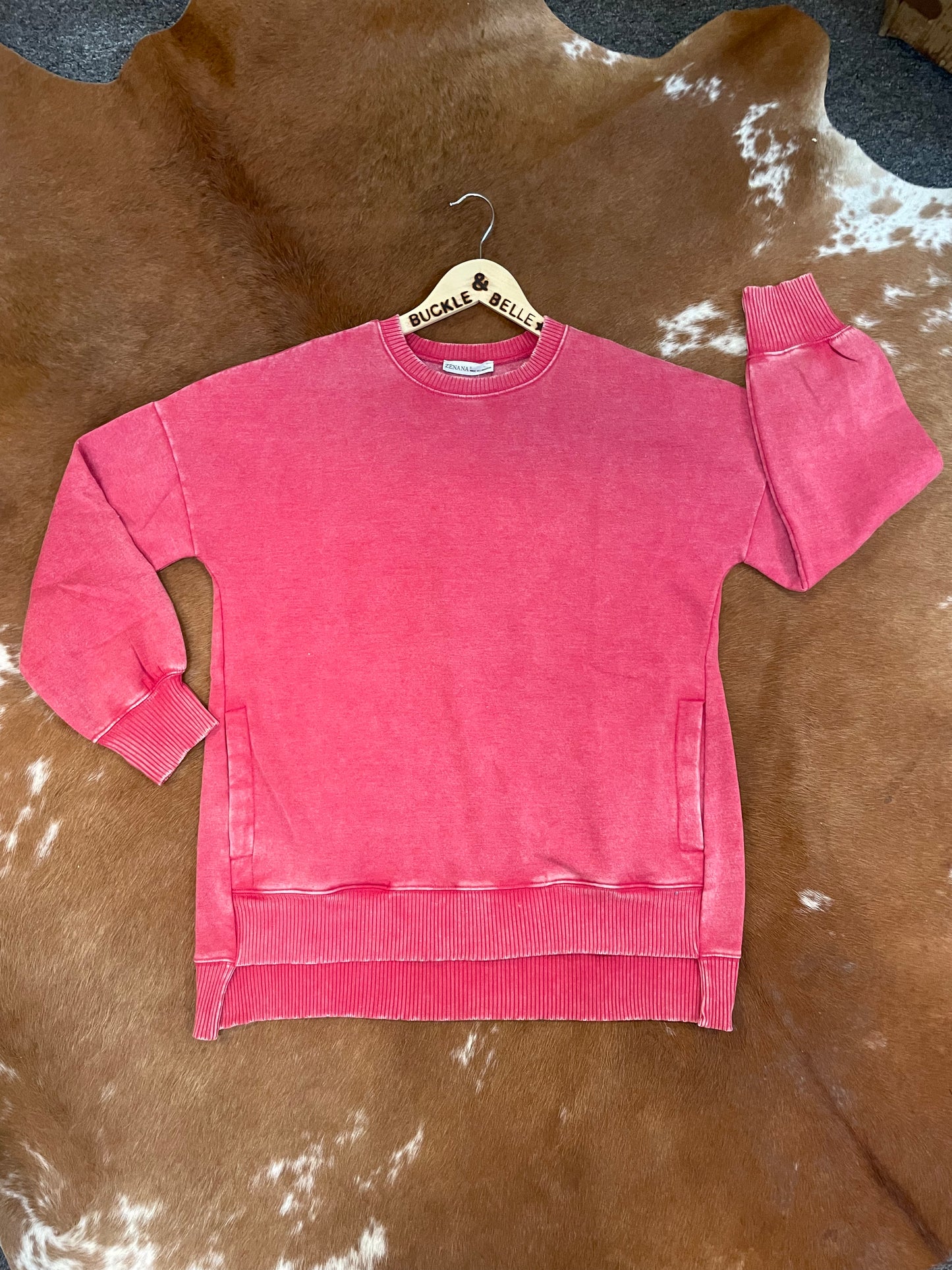 Bisbee Mineral Wash Crewneck Sweatshirt with Pockets // Magenta